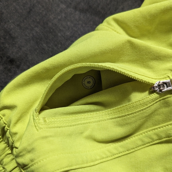 Women Lululemon Tracker Mid-Rise Lined Short 4" Highlight Yellow Size 8 - Picture 4 of 6